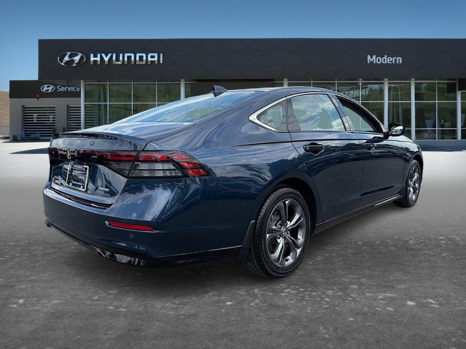 Used 2024 Canyon River Blue Metallic Honda EX-L image 4
