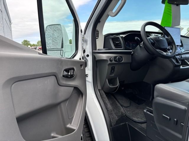 New 2026 White Ford Explorer Limited SE image 14
