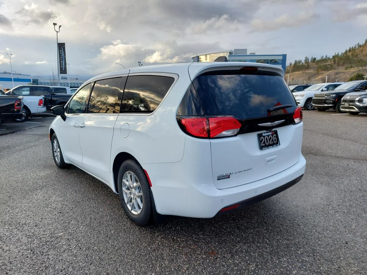 New 2026 White Chrysler SXT 2WD image 8