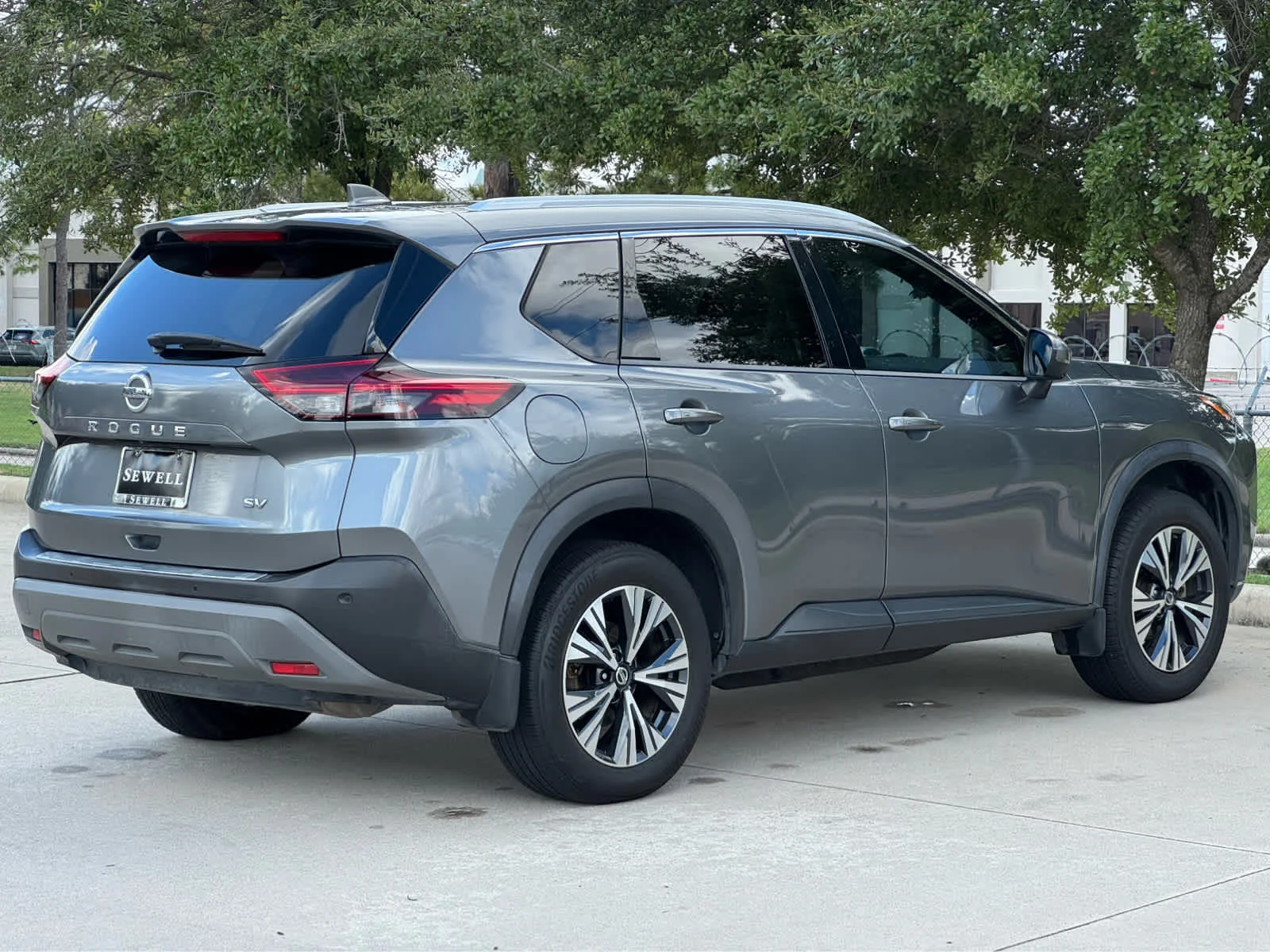 Used 2021 Gun Metallic Nissan SV image 5