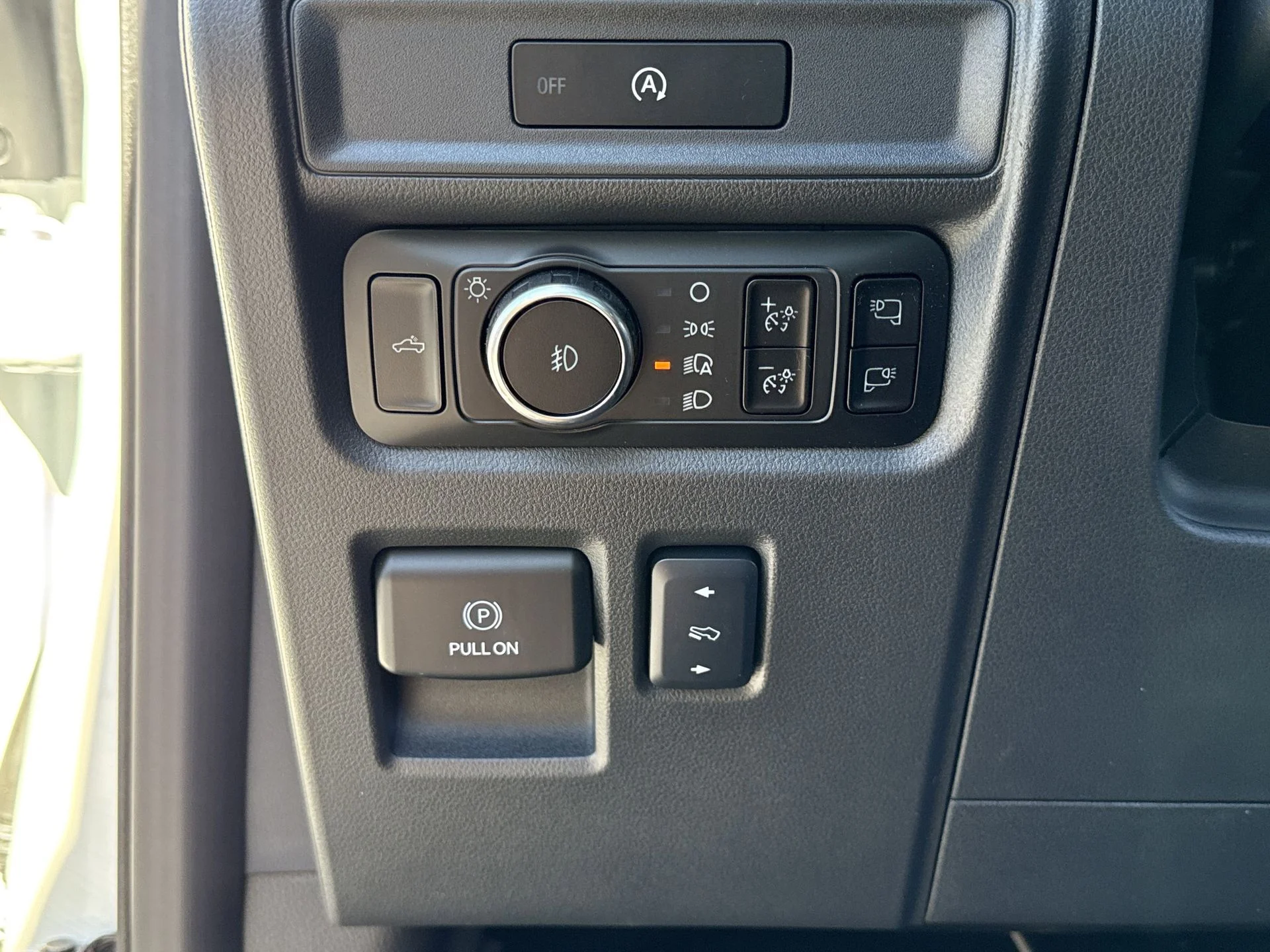 2025 Ford F-150 Lariat - Photo 18
