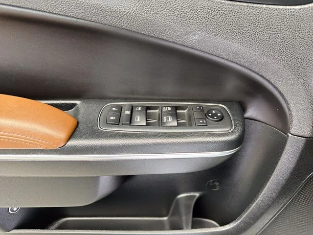 Used 2018 White Chrysler Limited image 20