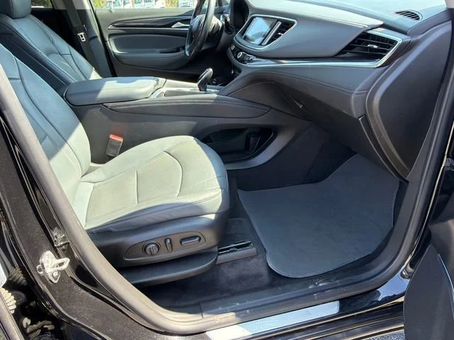 Used 2020 Ebony Twilight Metallic Buick Essence image 13