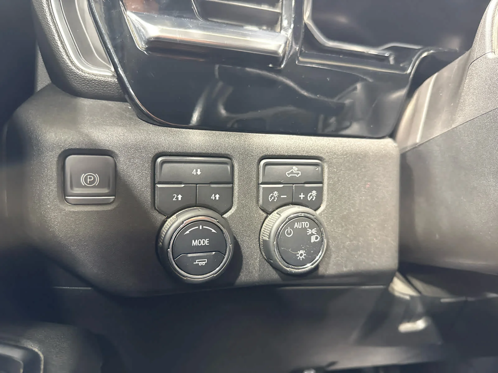 Used 2024 Dark Ash Metallic Chevrolet LT image 22