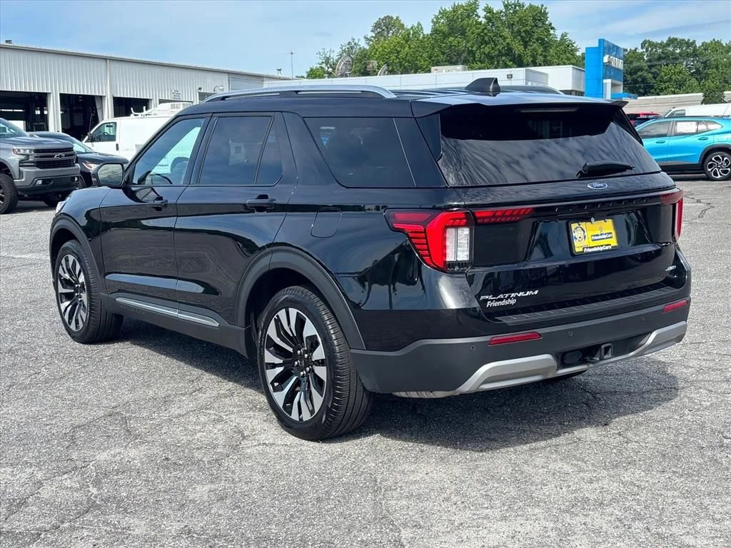 Used 2025 Black Ford Platinum image 24