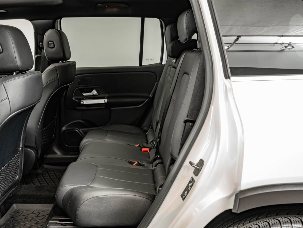 Used 2024 Polar White Mercedes-Benz GLB 250 image 43