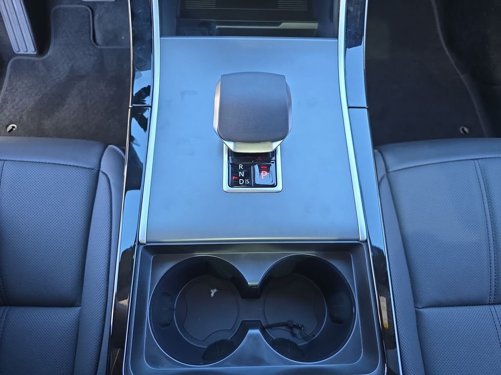 New 2026 Arroios Grey Land Rover S image 25