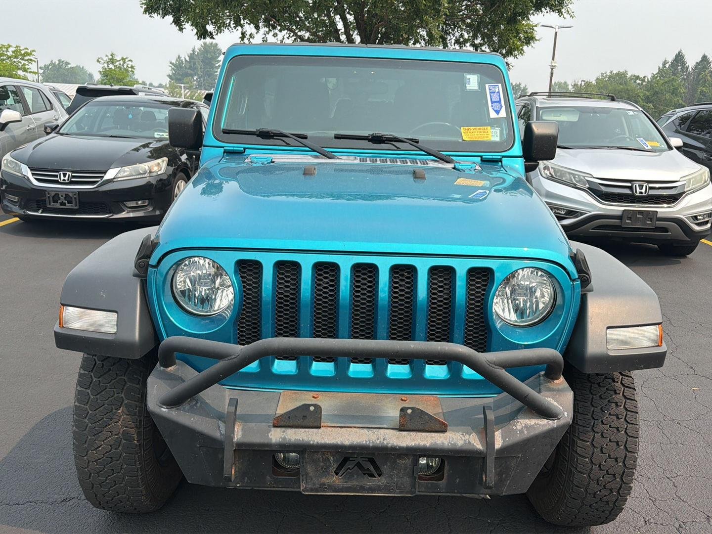 Used 2019 Bikini Pearlcoat Jeep Sport S image 2