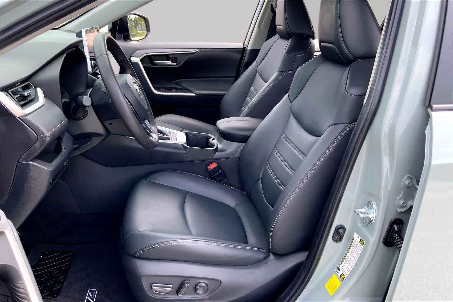 Used 2023 Lunar Rock Toyota XLE Premium image 8
