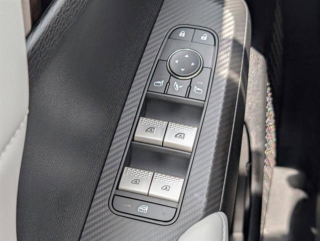Used 2025 White Diamond Mitsubishi SE image 48