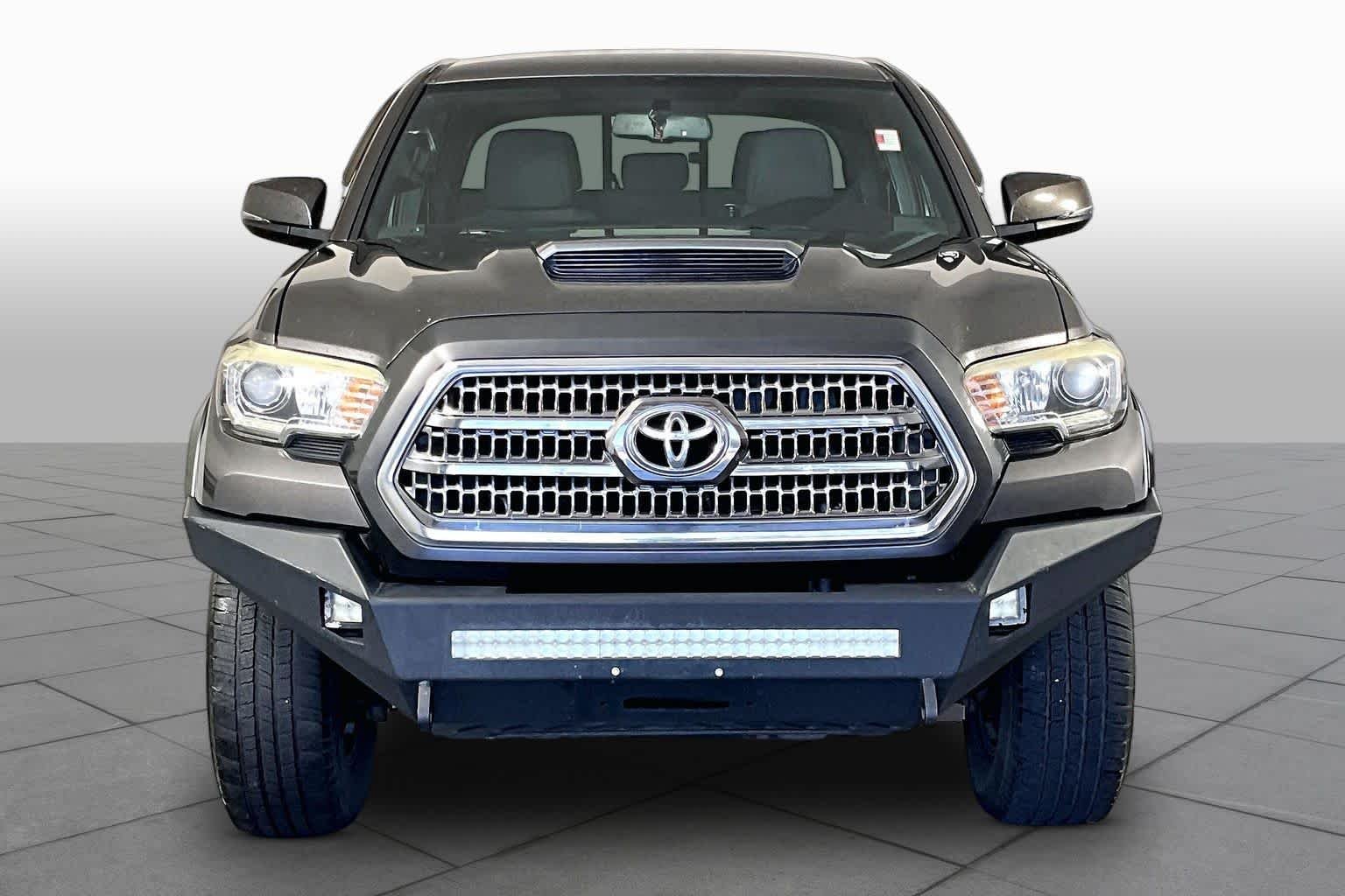 Pre-Owned 2016 Toyota Tacoma TRD Off Road