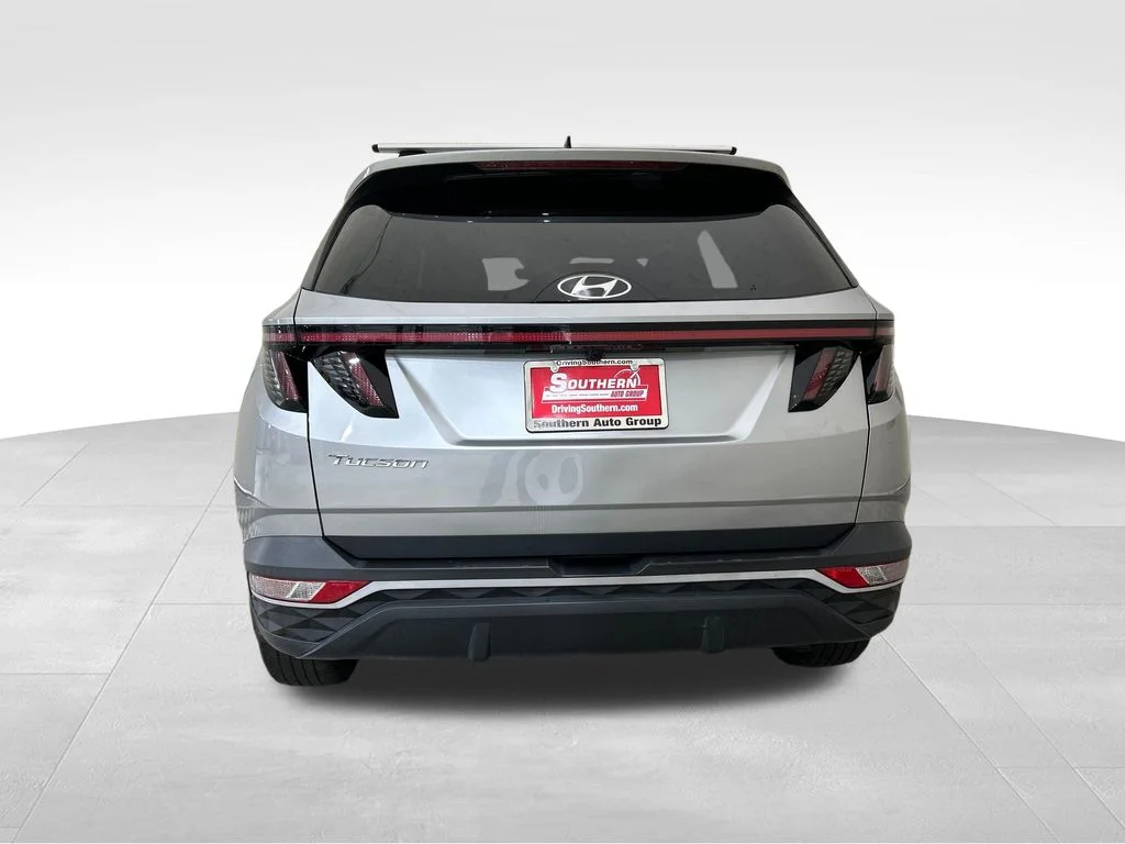 Used 2023 Silver Hyundai SEL image 4