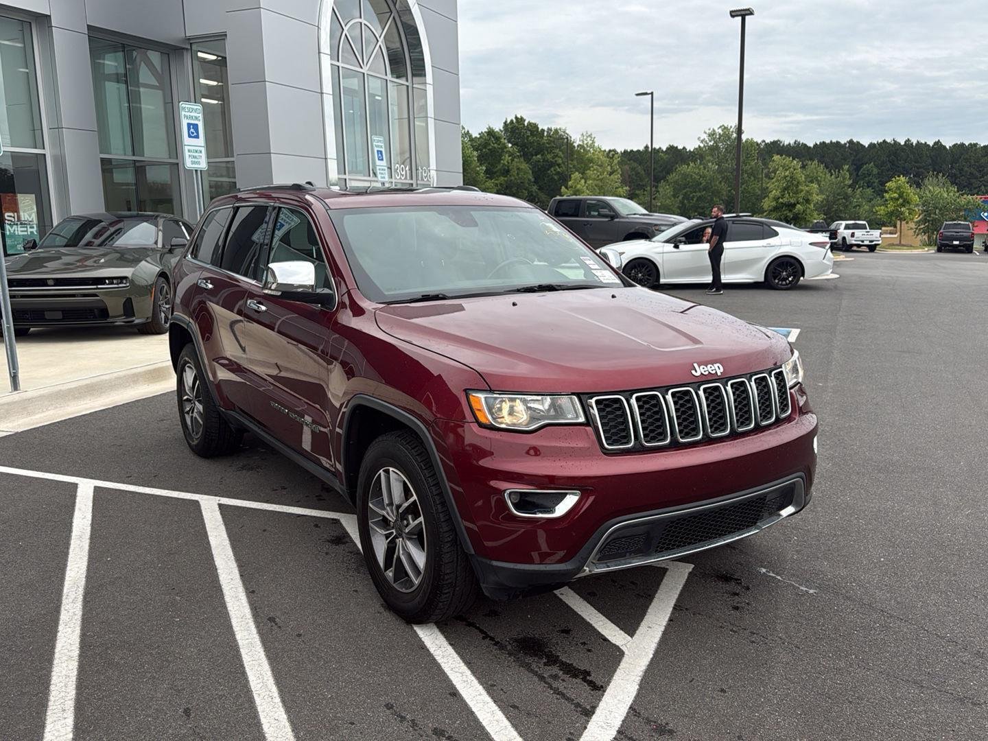 Used 2020 RED JEEP LIMI image 4