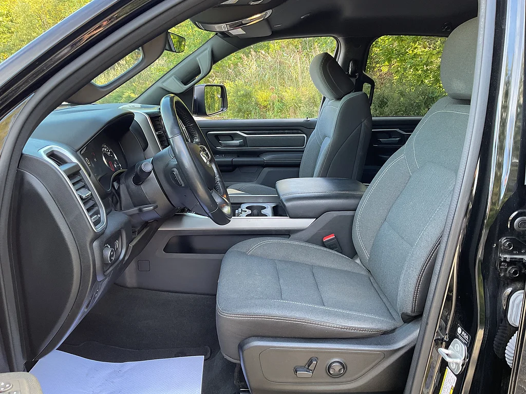 Certified Used 2023 Diamond Black Crystal Pearl Coat Ram Big Horn image 8