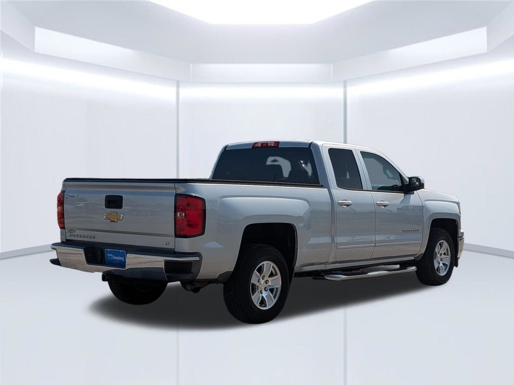 Used 2015 Silver Chevrolet LT image 6