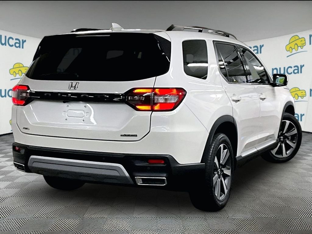 Used 2024 White Honda Touring image 6