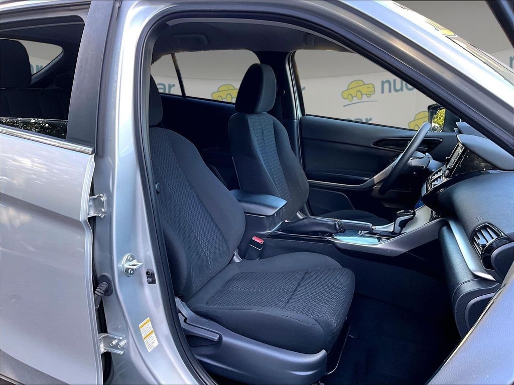 Used 2022 Silver Mitsubishi ES image 11