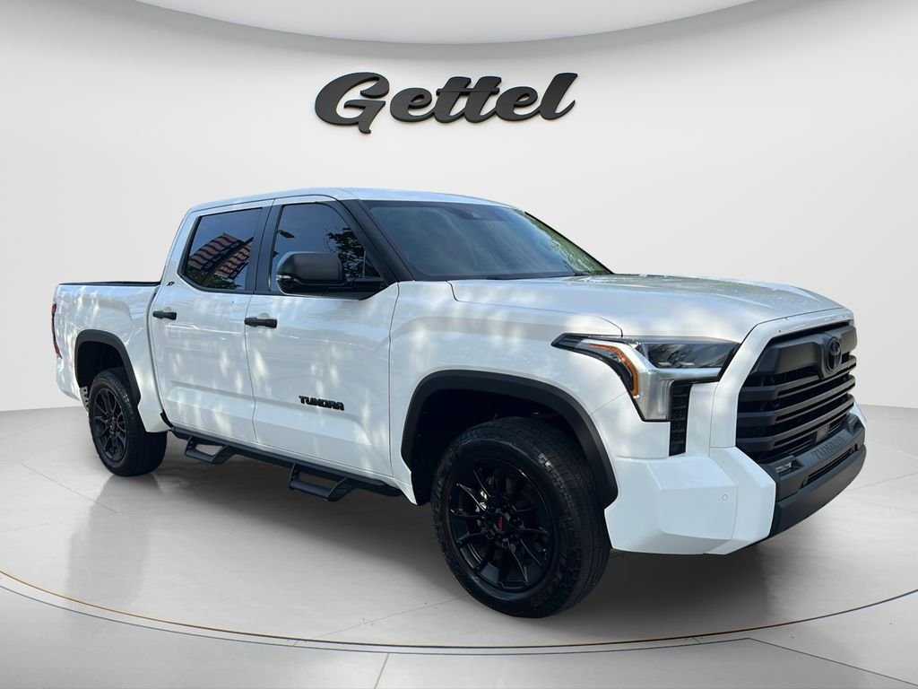 Used 2024 White Toyota SR5 image 3