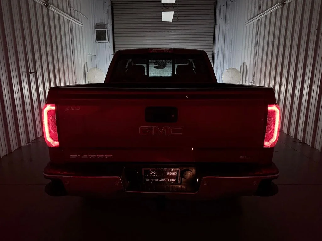 Used 2018 Red GMC SLT image 9