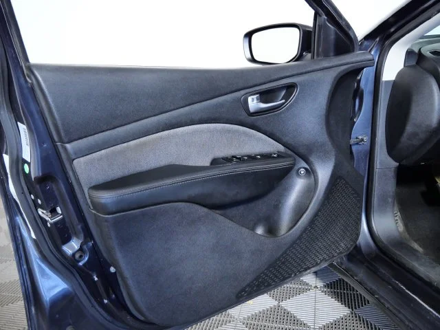 Used 2013 Gray Dodge SXT image 14