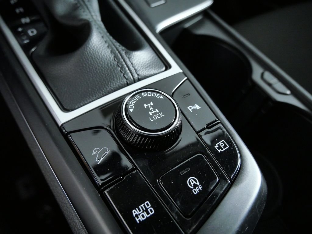 Used 2023 White Kia LX image 22