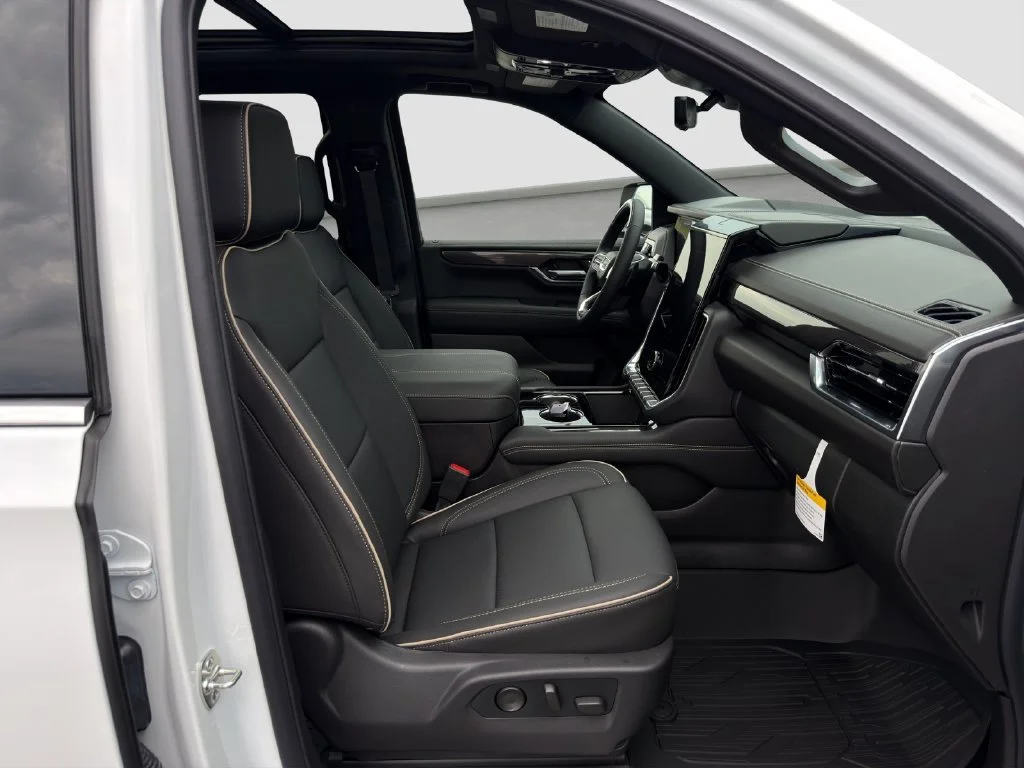 New 2026 Summit White GMC Elevation image 18
