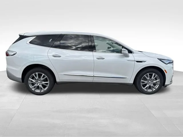 Used 2023 White Frost Tricoat Buick Essence image 7