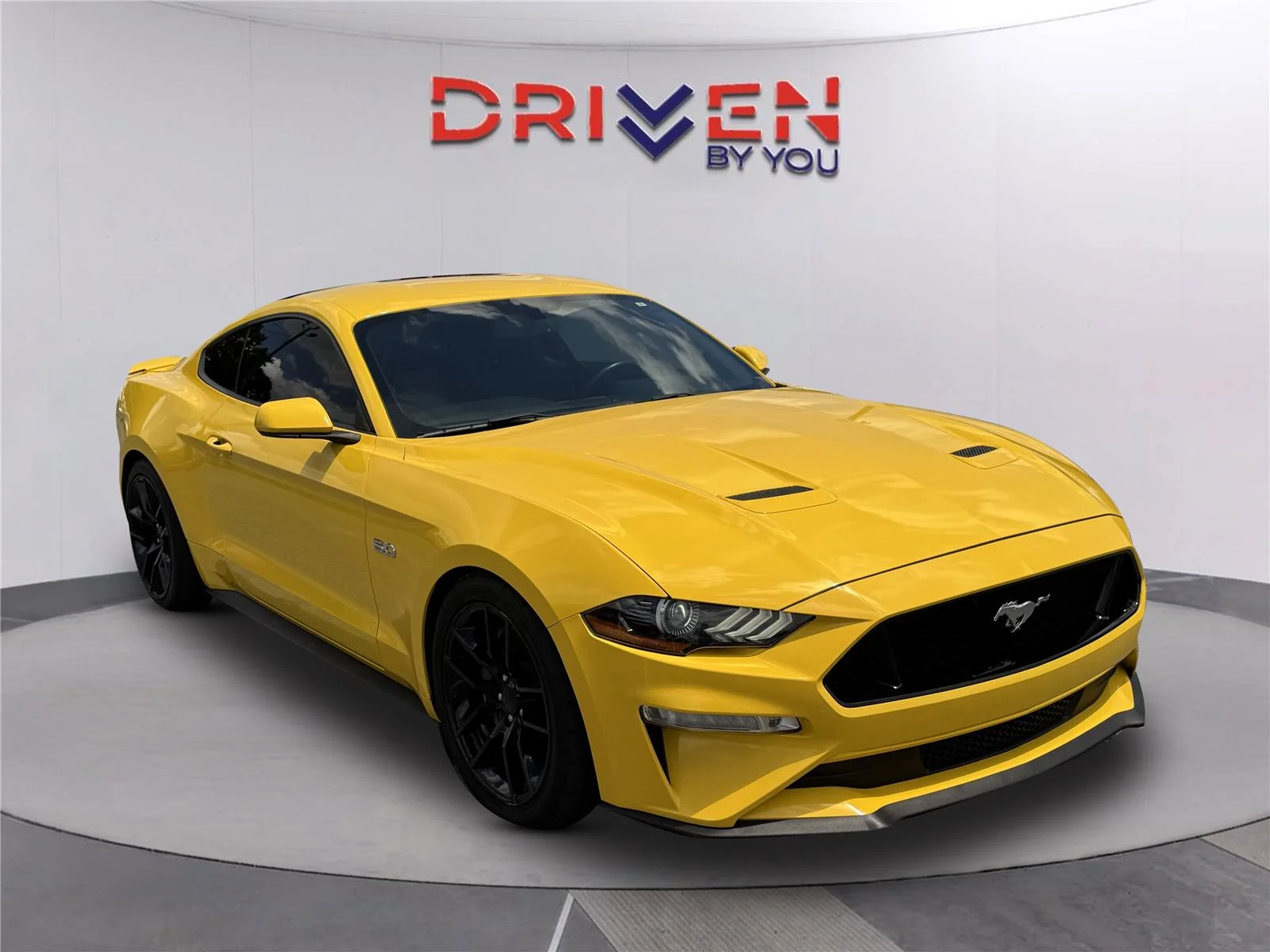 Used 2018 Triple Yellow Tri-Coat Ford GT image 2