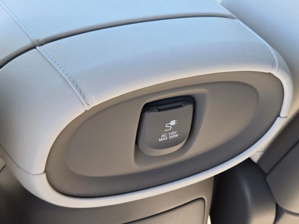 New 2026 Silver Metallic Hyundai Limited image 18