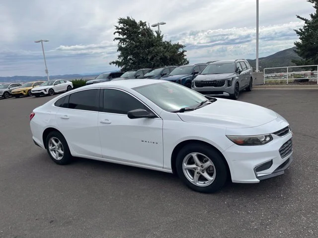 Used 2017 Summit White Chevrolet LS image 5