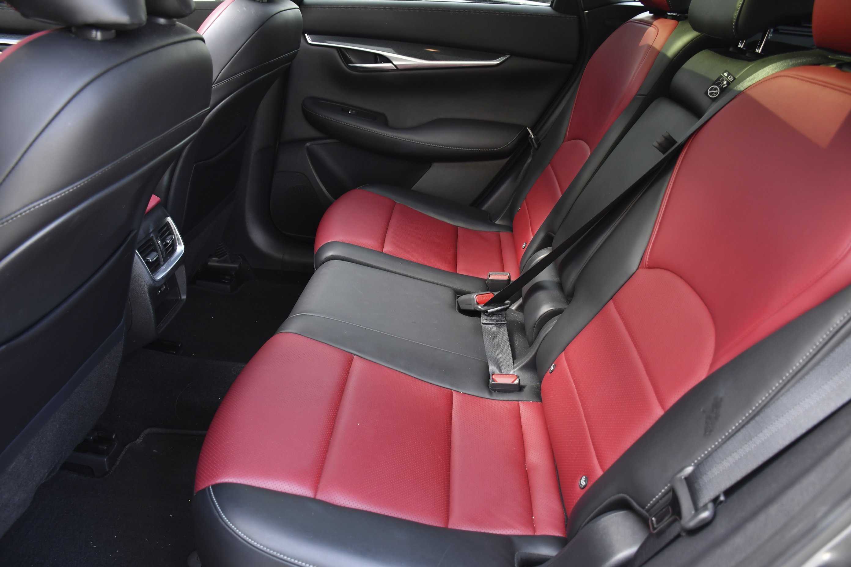 Certified Used 2023 Graphite Shadow INFINITI SPORT image 23