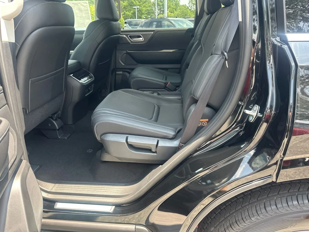 New 2027 BLACK OBSIDIAN INFINITI Pure 4WD image 17