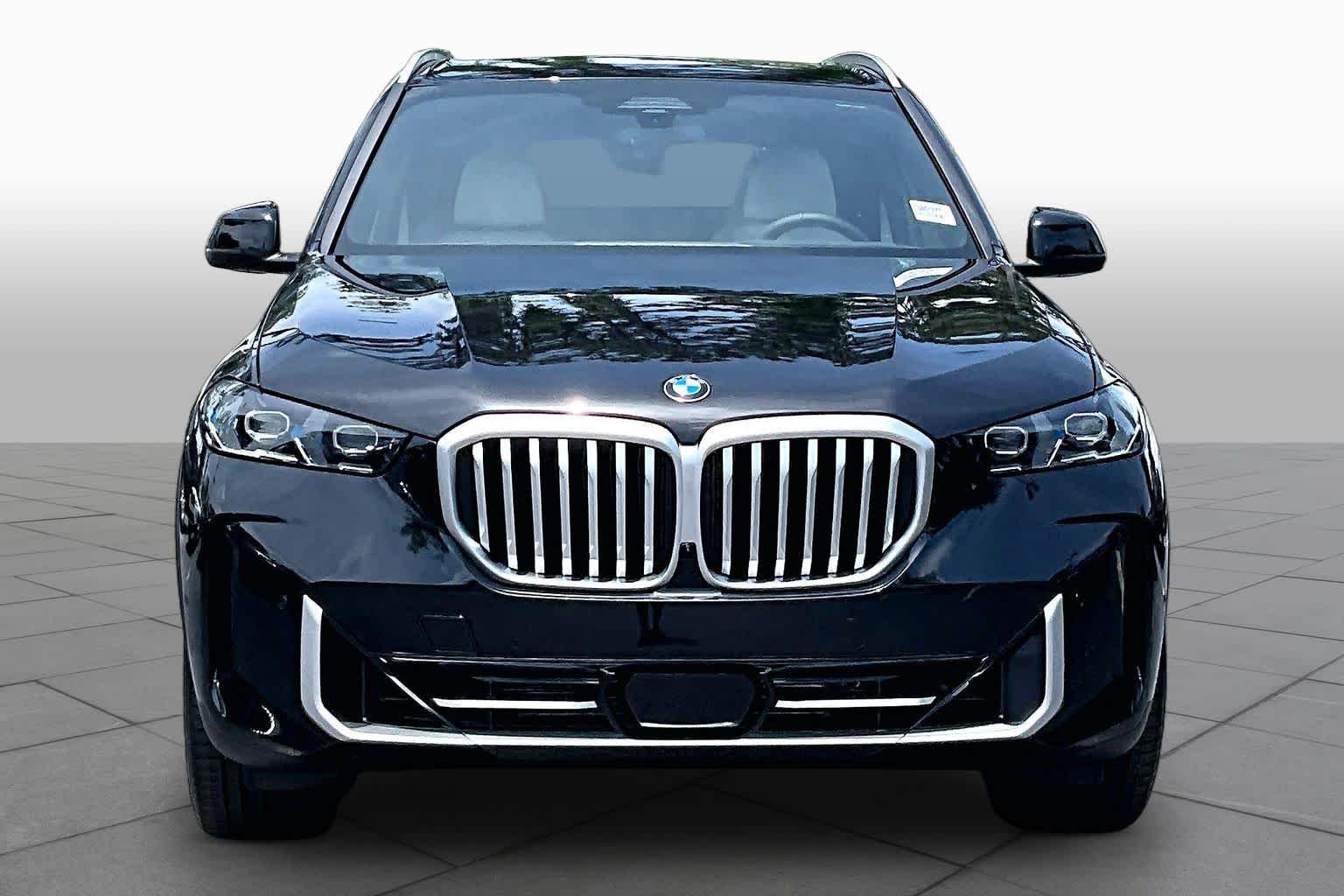 New 2026 Black Sapphire Metallic BMW xDrive40i image 3