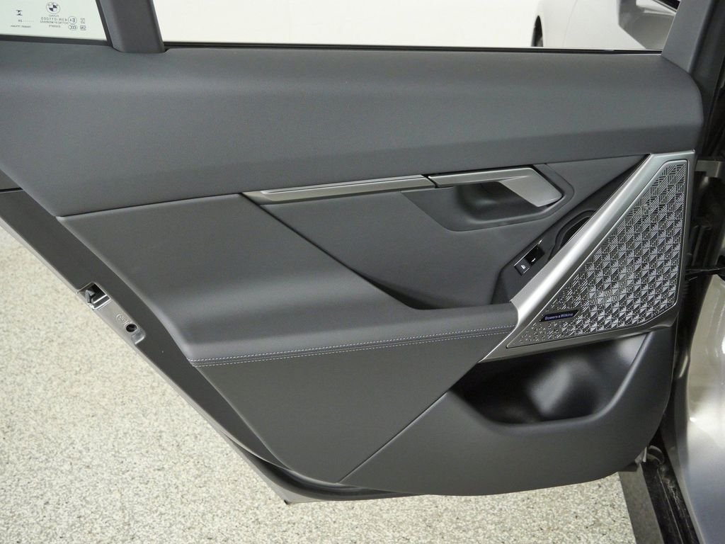 New 2027 Oxide Grey Metallic BMW 540i xDrive image 29