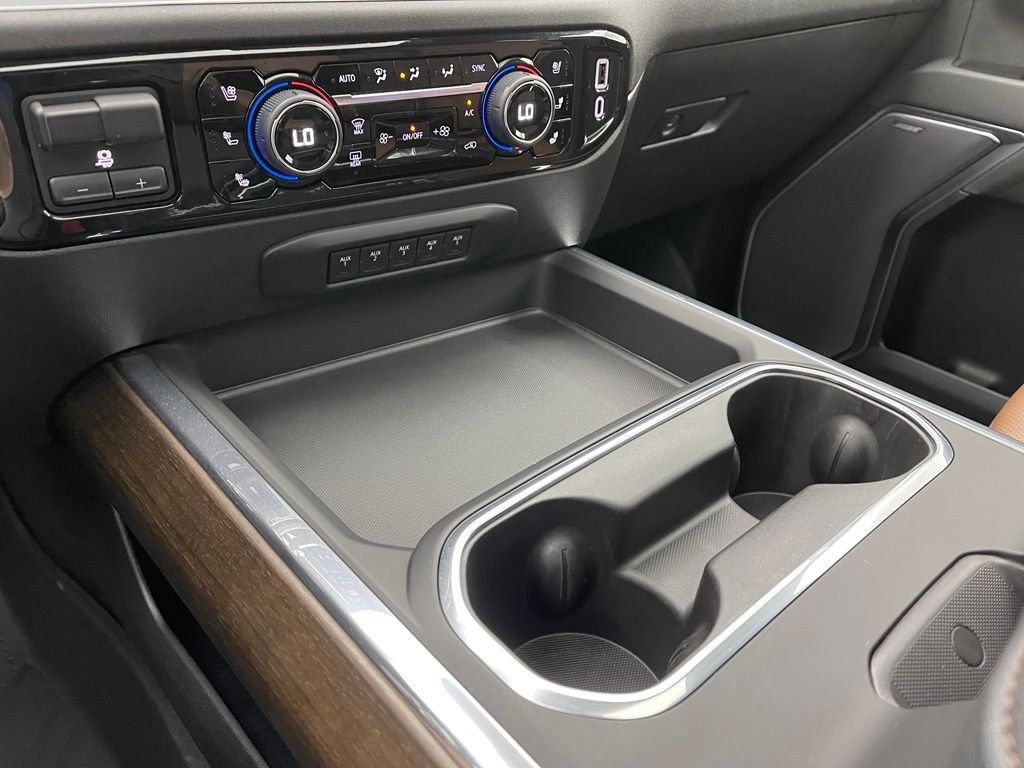 Used 2026 Summit White Chevrolet High Country image 34
