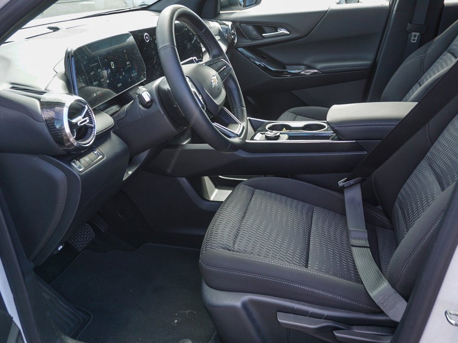 Used 2026 Summit White Chevrolet LT image 17