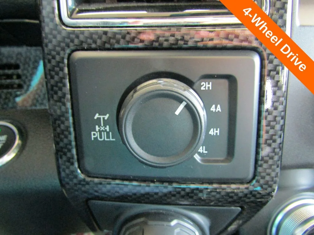 Used 2019  Ford Lariat image 20