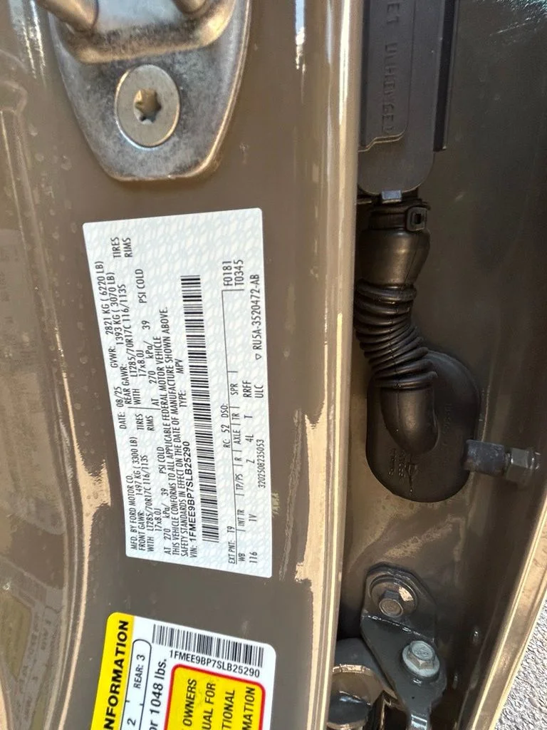 Used 2025 Gray Ford Badlands image 9