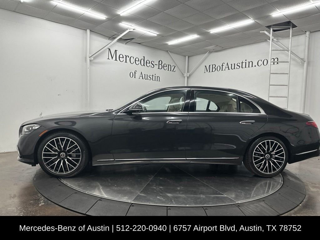Certified Used 2022 Gray Mercedes-Benz S 580 image 4