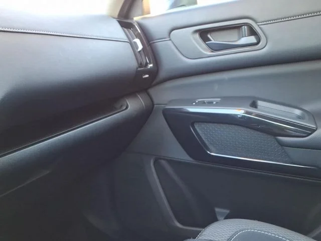 2023 Nissan Pathfinder SV - Photo 23