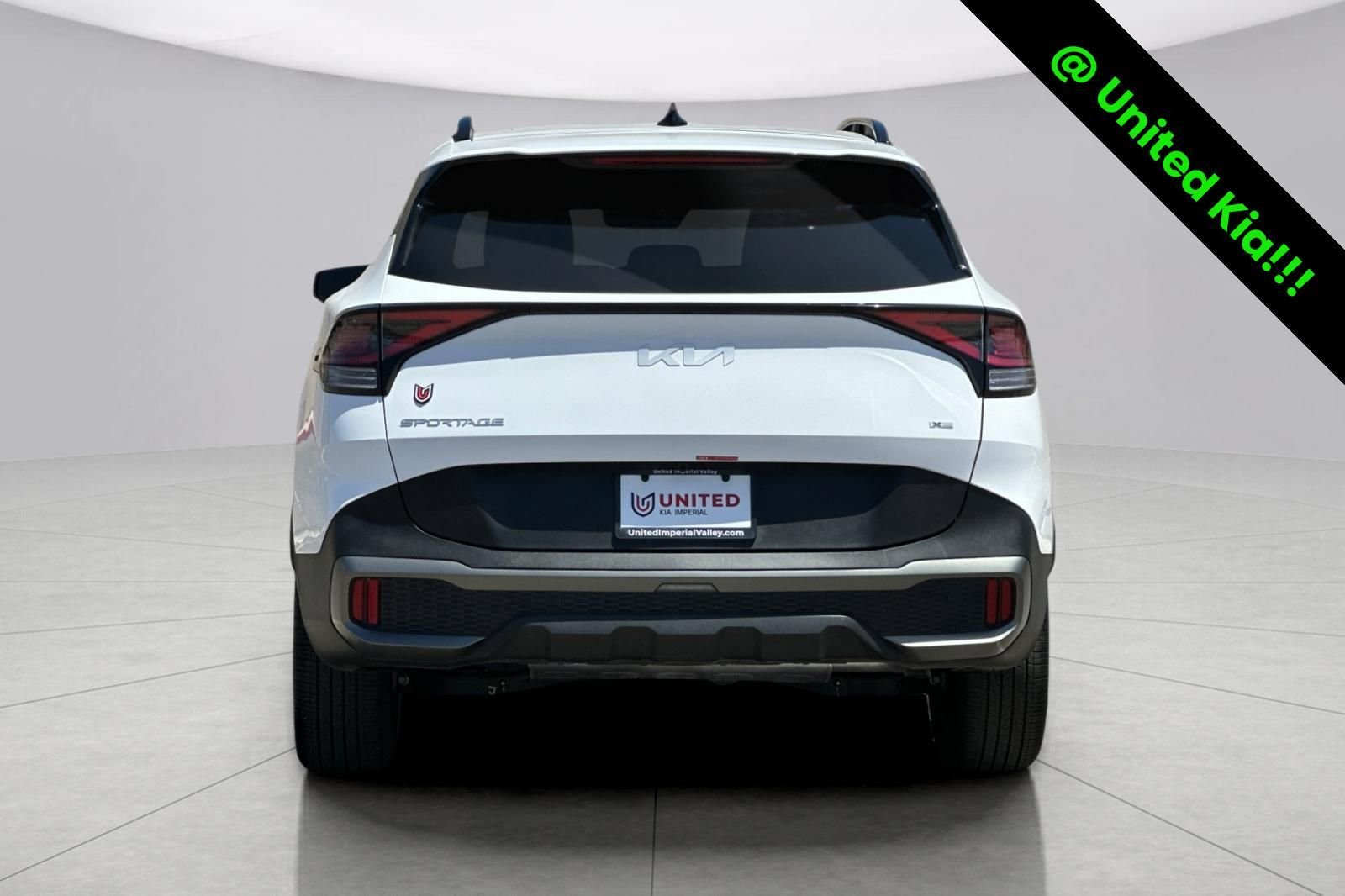 Used 2024 White Kia X-Line image 5