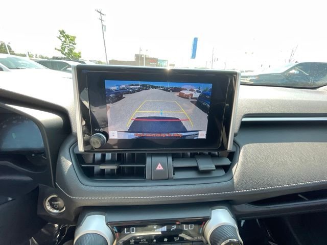 Used 2023 Ice Cap Toyota XLE image 21