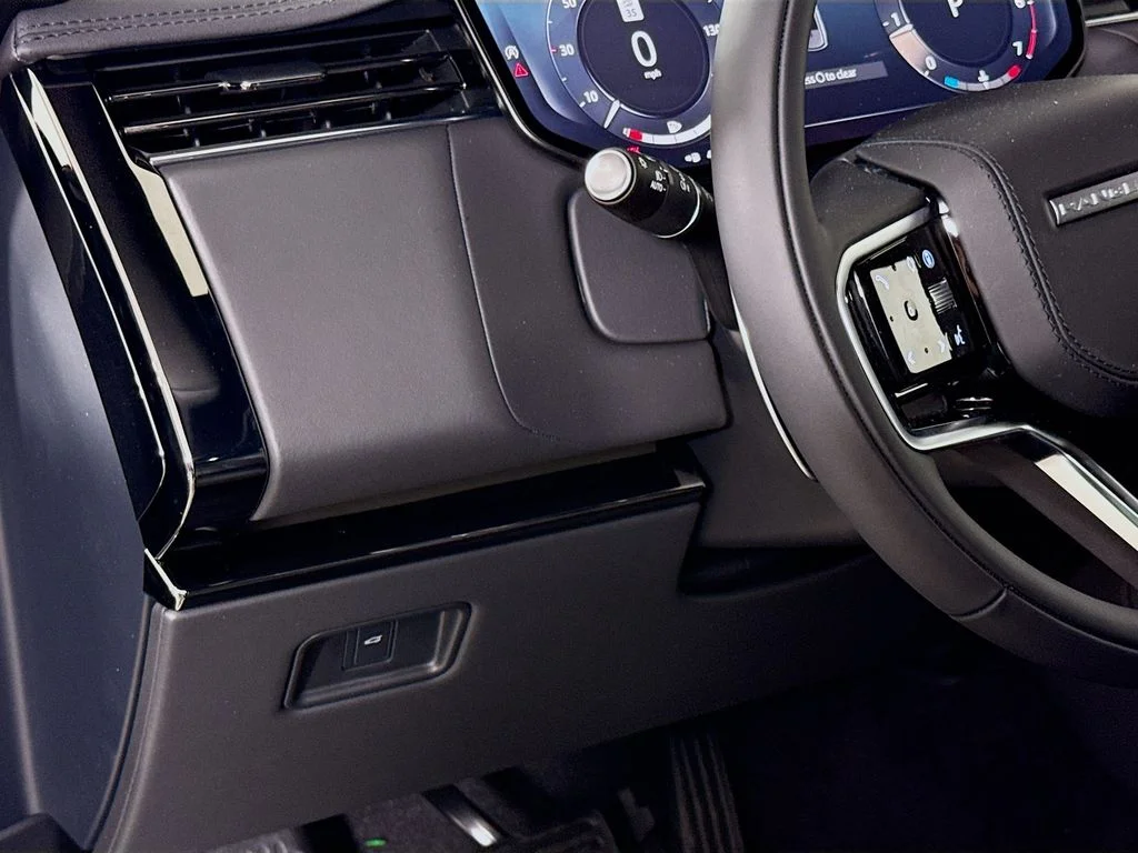 New 2026 Carpathian Grey Land Rover SE image 10