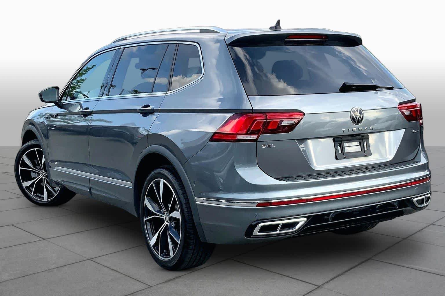 Used 2023 Platinum Gray Metallic Volkswagen SEL R-Line image 12