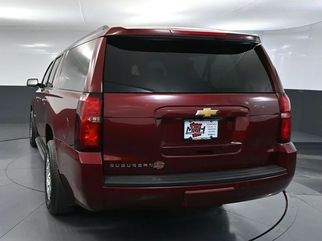 2020 Chevrolet Suburban LT - Photo 11