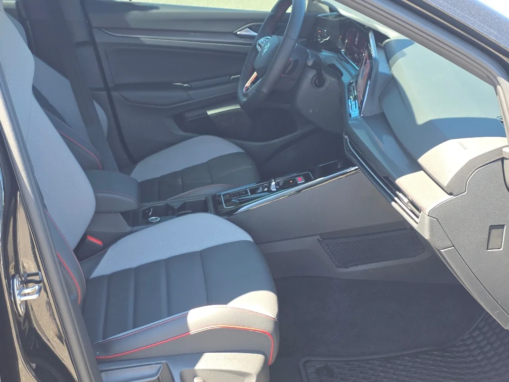 2024 Volkswagen Golf GTI Autobahn - Photo 21