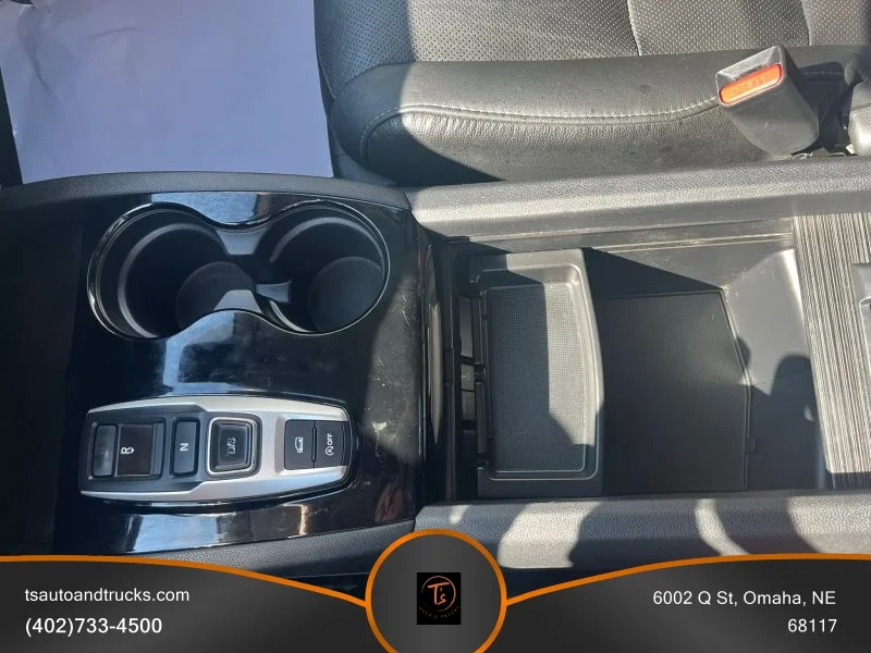 Used 2018 Blue Honda Touring Sport Utility 4D image 23