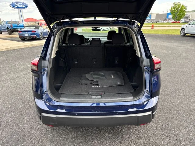 Used 2025 Deep Ocean Blue Nissan SV image 7