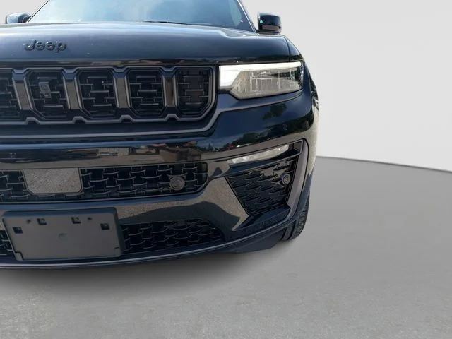 New 2026 Diamond Black Crystal Pearl-Coat Exterior Paint Jeep Summit image 11