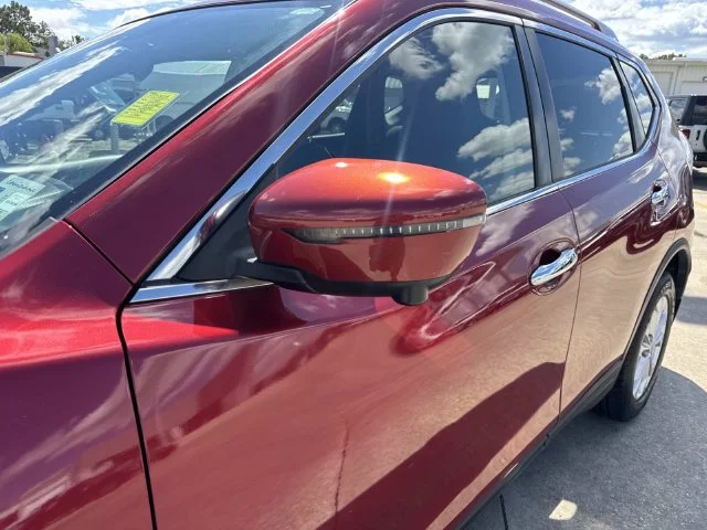 Used 2016 Red Nissan SV image 10